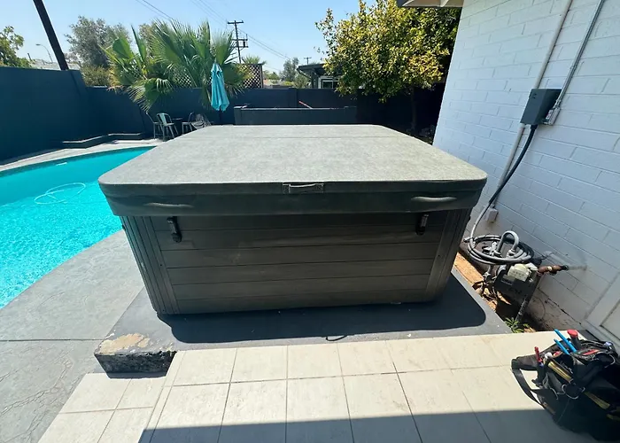 Cambridge By Porter Modern Wheated Pool Near El Dorado Park In Holiday home *