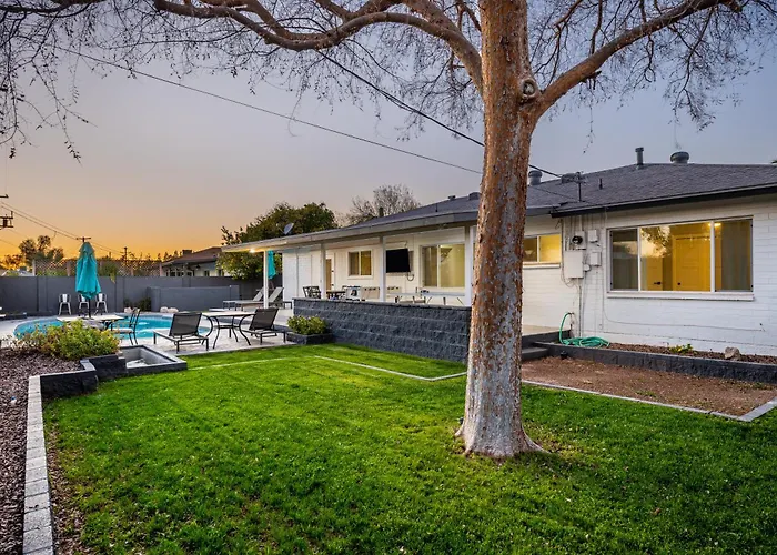 Cambridge By Porter Modern Wheated Pool Near El Dorado Park In Holiday home