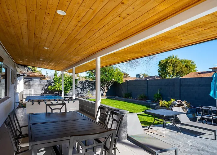 Cambridge By Porter Modern Wheated Pool Near El Dorado Park In Holiday home *