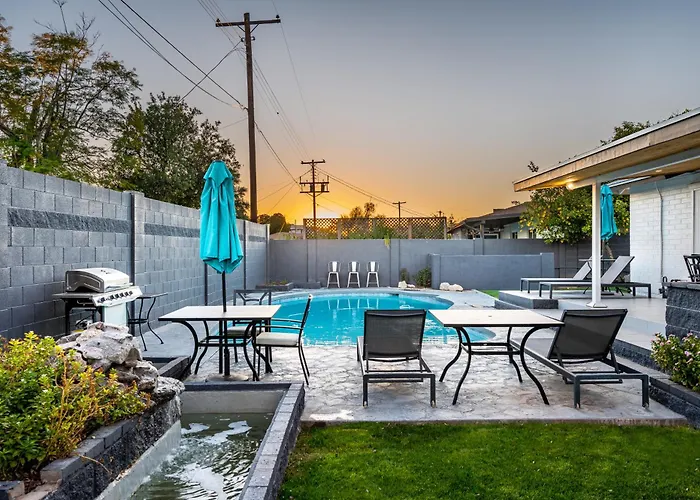 Cambridge By Porter Modern Wheated Pool Near El Dorado Park In Holiday home