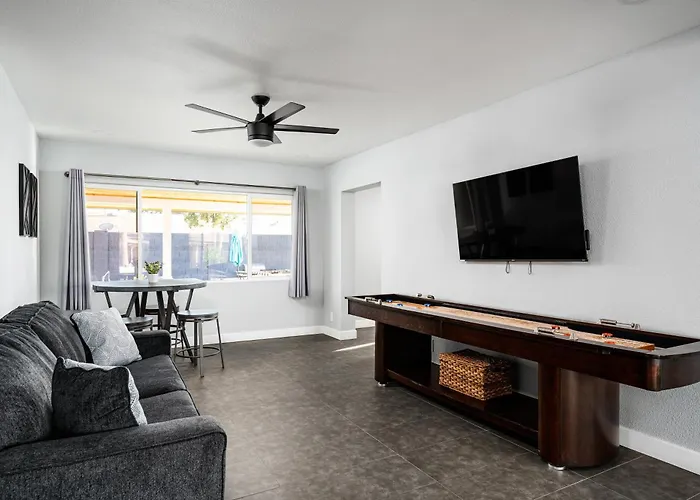 Holiday home Cambridge By Porter Modern Wheated Pool Near El Dorado Park In Scottsdale